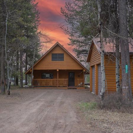 Remington Reload By Kabino Hot Tub Firepit Roku Big Yard Driveway Grill Wifi Trails Island Park Exterior foto