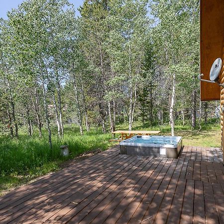 Remington Reload By Kabino Hot Tub Firepit Roku Big Yard Driveway Grill Wifi Trails Island Park Exterior foto