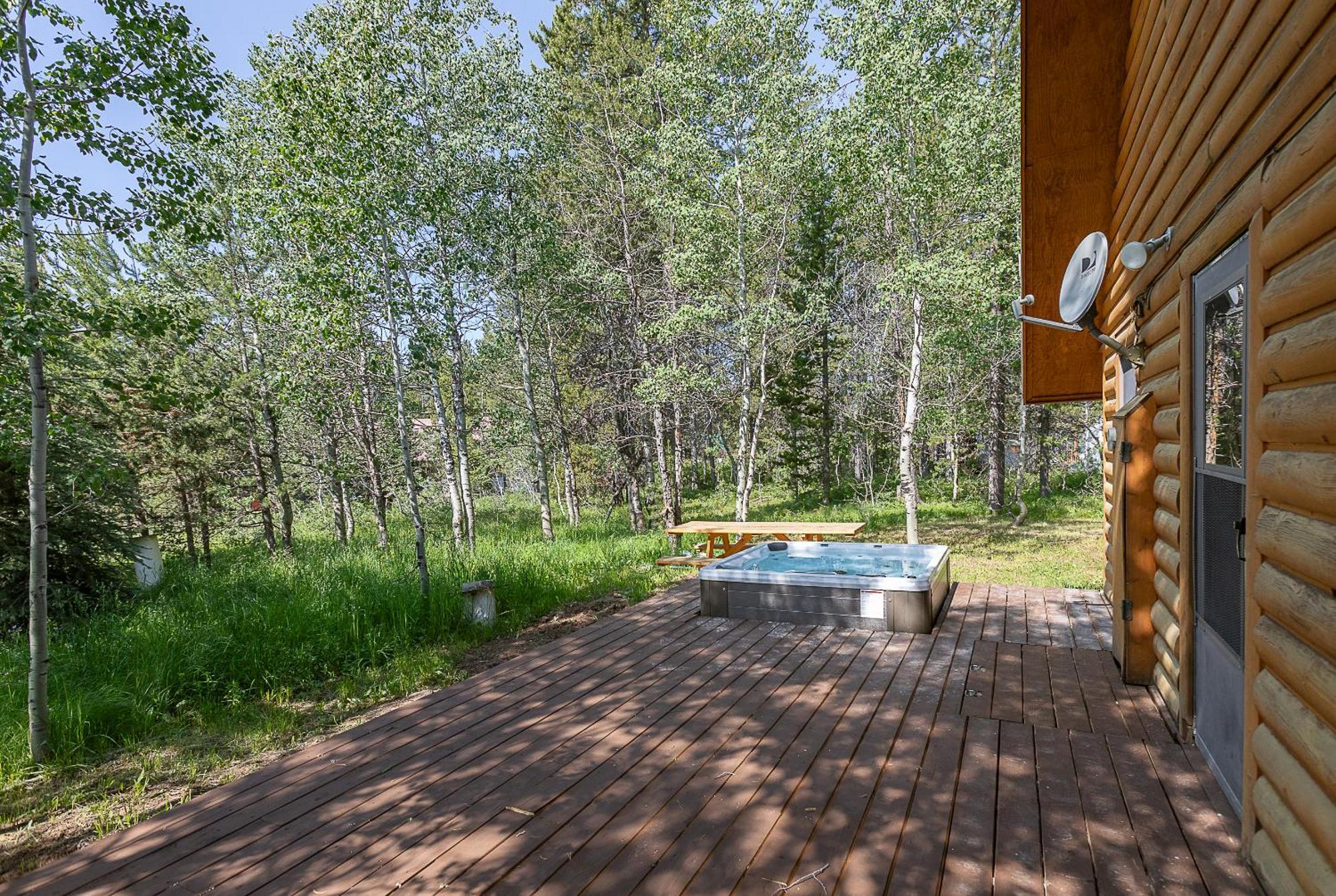 Remington Reload By Kabino Hot Tub Firepit Roku Big Yard Driveway Grill Wifi Trails Island Park Exterior foto