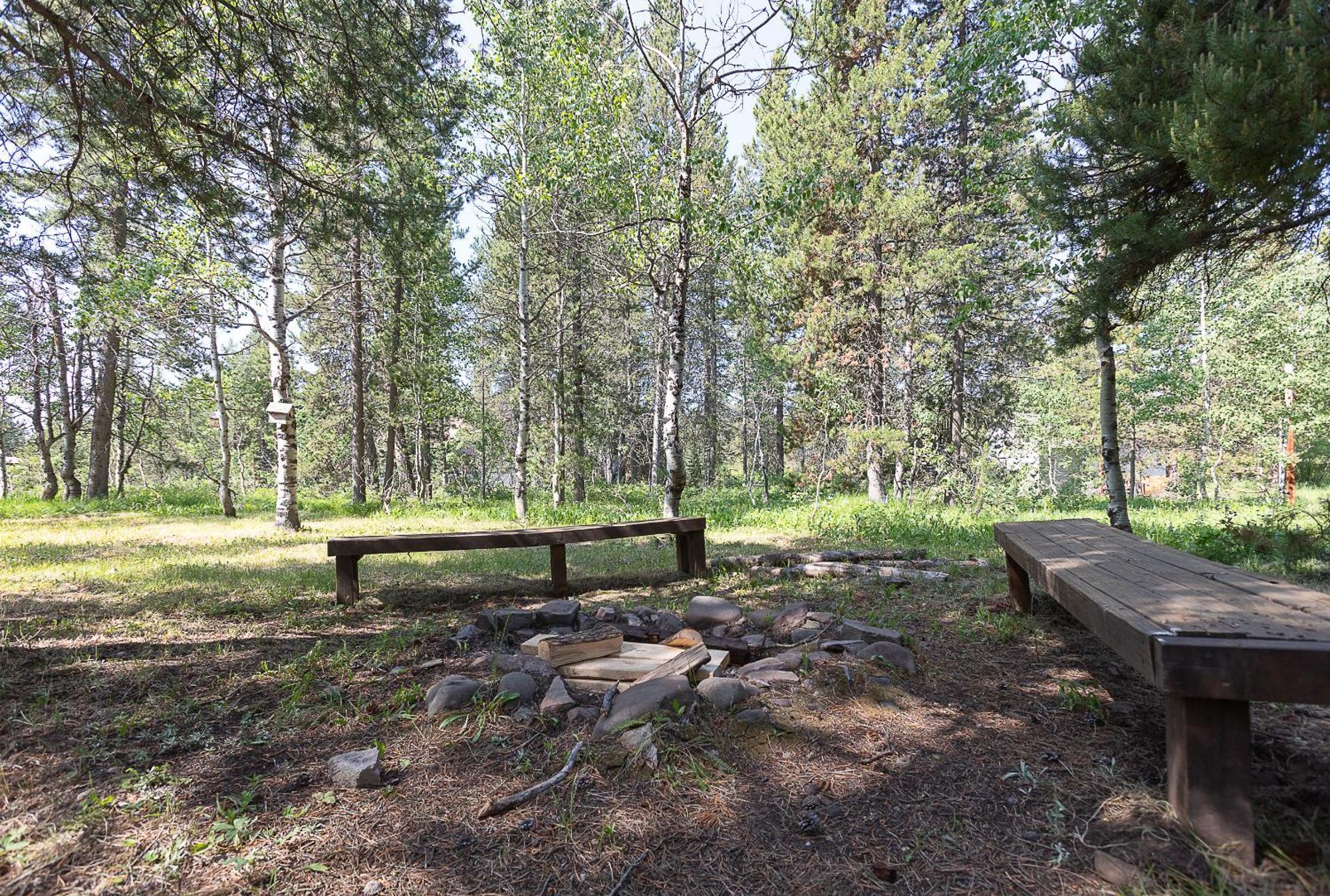 Remington Reload By Kabino Hot Tub Firepit Roku Big Yard Driveway Grill Wifi Trails Island Park Exterior foto